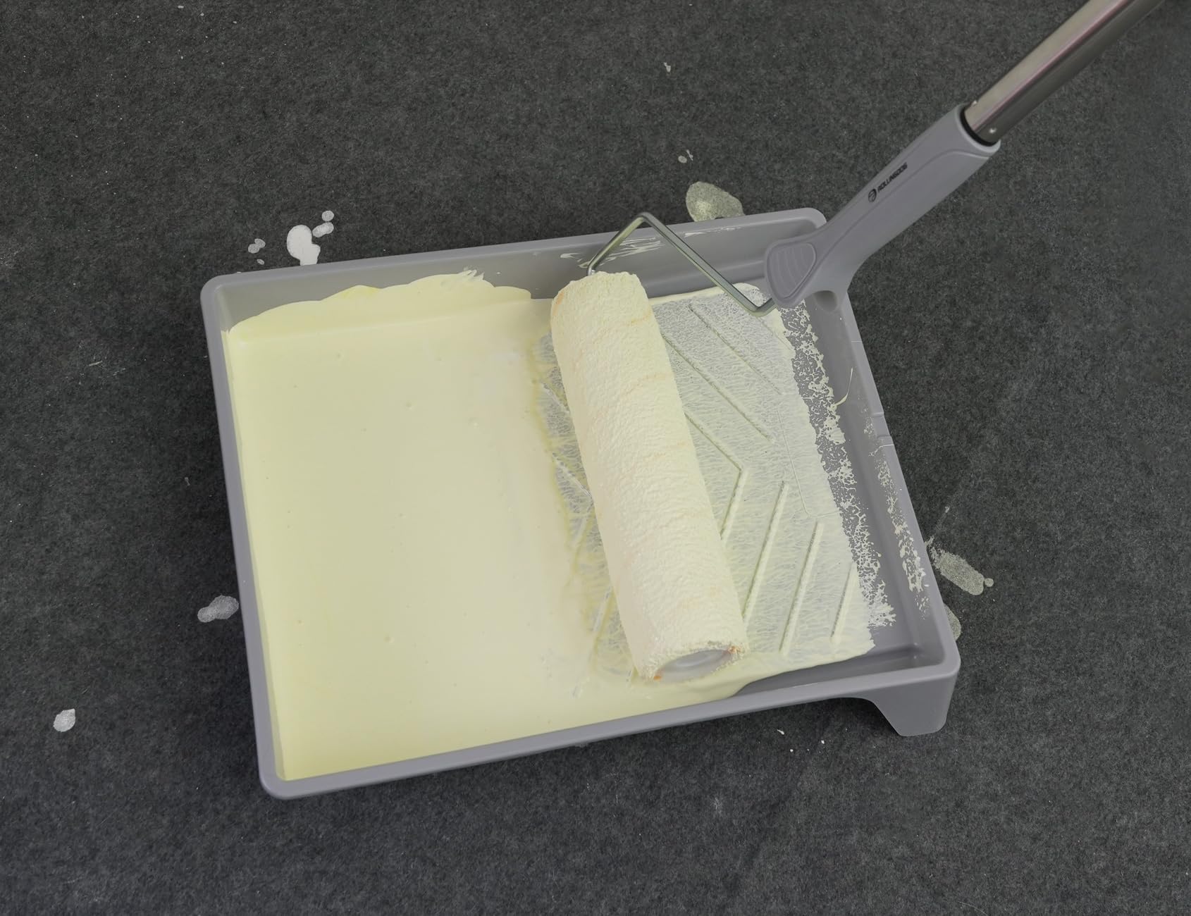 ROLLINGDOG lint-free roller sleeves ensure durable, reusable coverage.