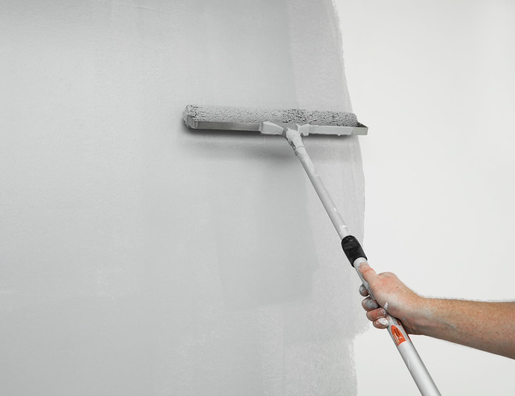 ROLLINGDOG ideal for living rooms, garages, ceilings and driveways.
