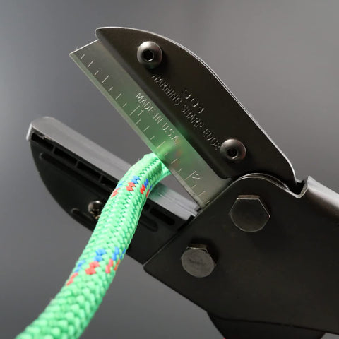 Ronan Multi-Cut replaceable blades show long-lasting sharpness for heavy workloads.