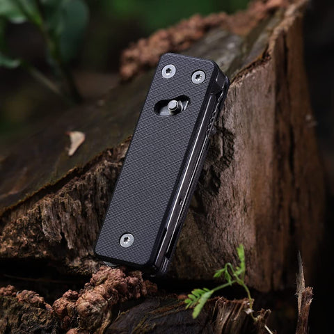 Roxon KS2 Elite pocket clip keeps the tool secure.