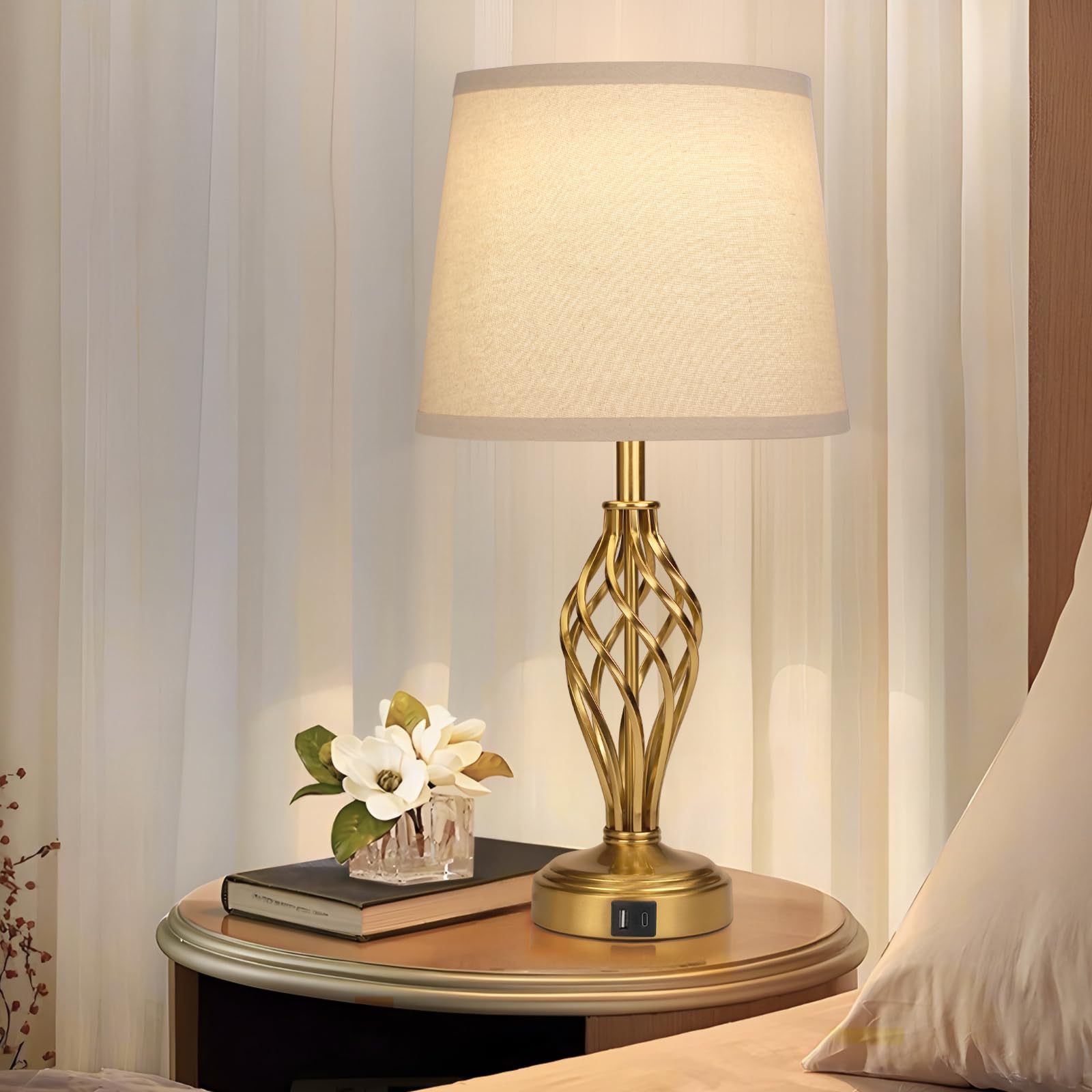 Ruiever twisted gold-plated cage design adds modern elegance