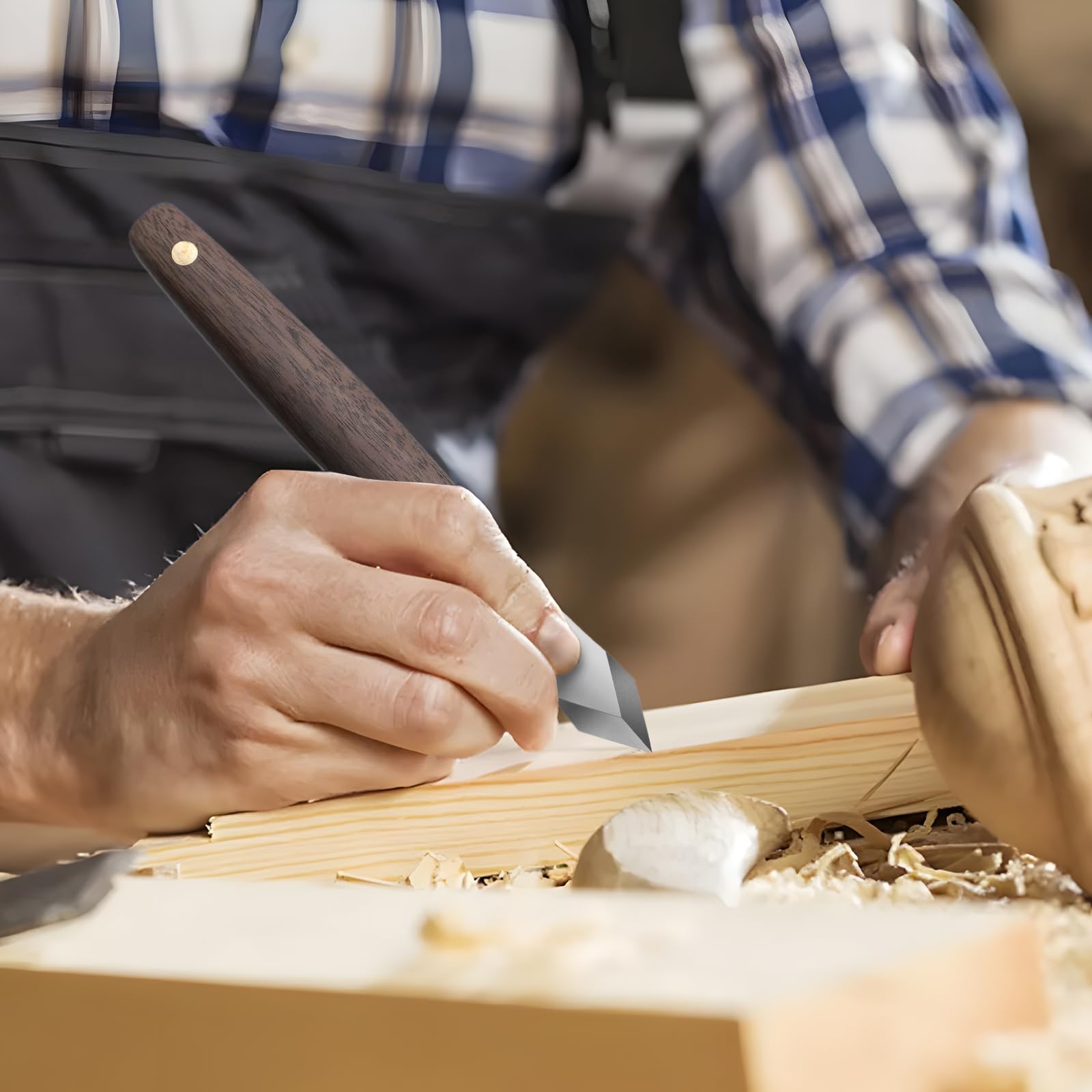 RUITOOL marking knife with ergonomic grip to reduce fatigue during work.