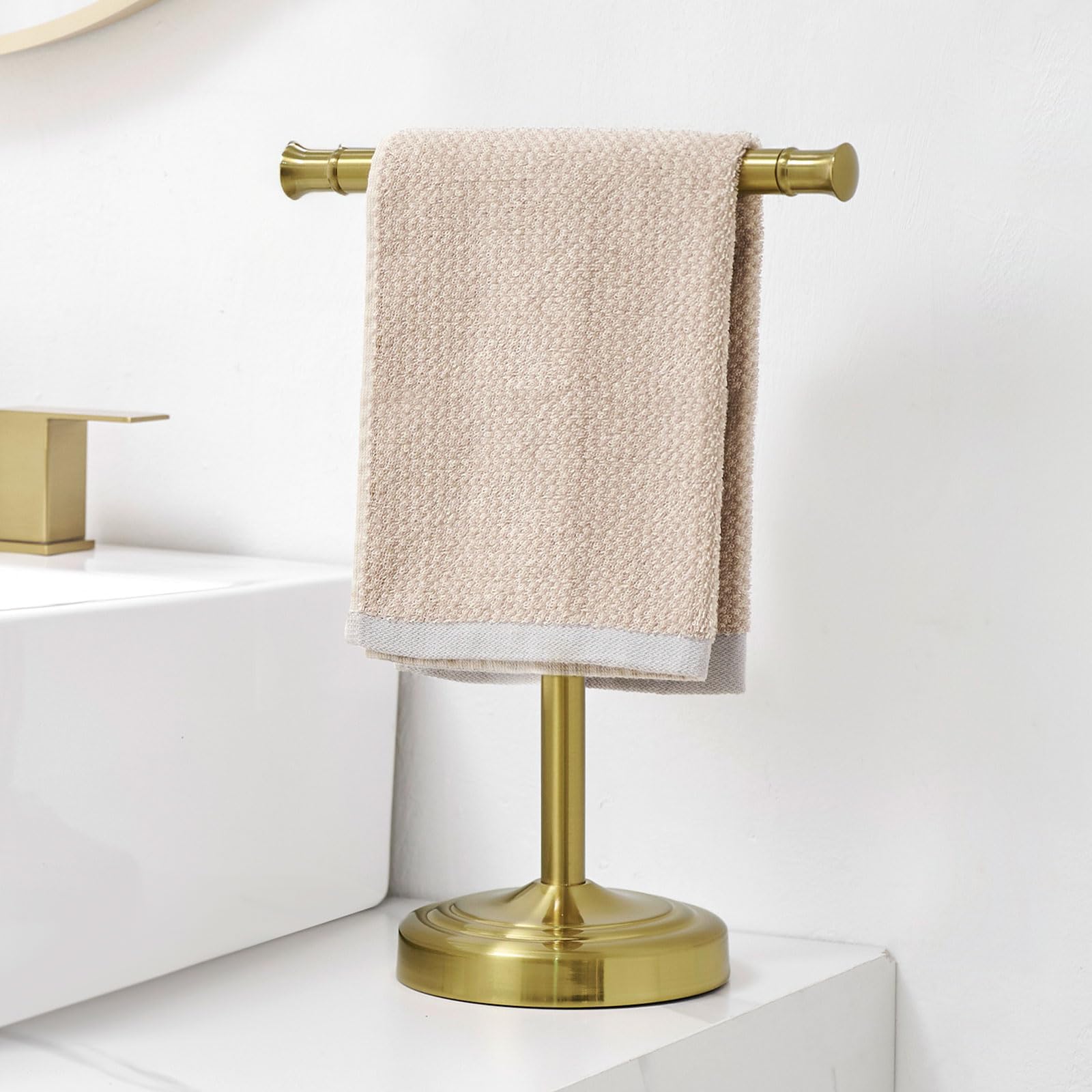 RUMOSE 13-inch brushed gold towel stand side view for space saving
