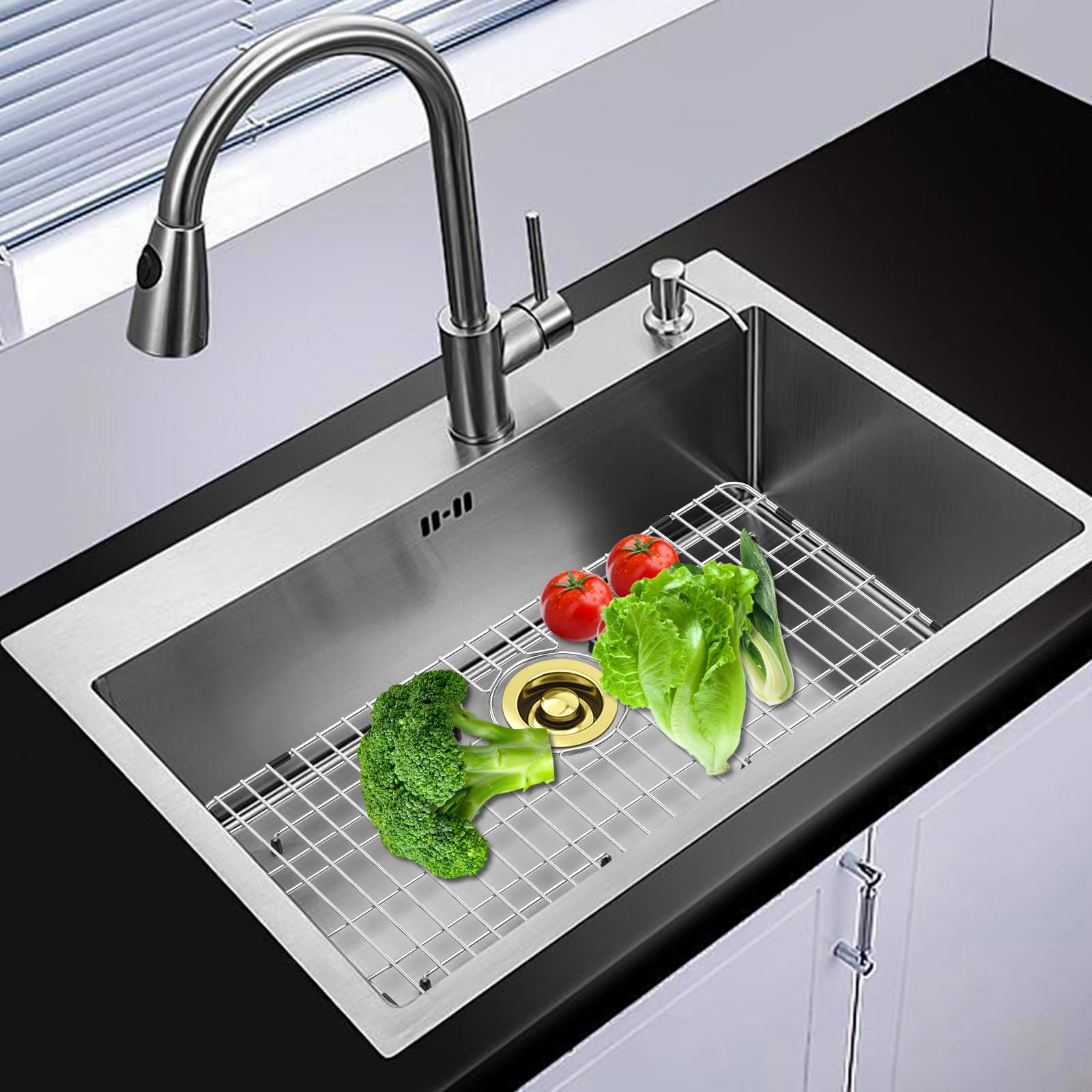Rurayati easy-clean grid surface keeps the sink tidy and presentable