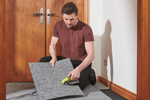 RYOBI RCT4-120G 6 mm maximum cutting width for light materials.