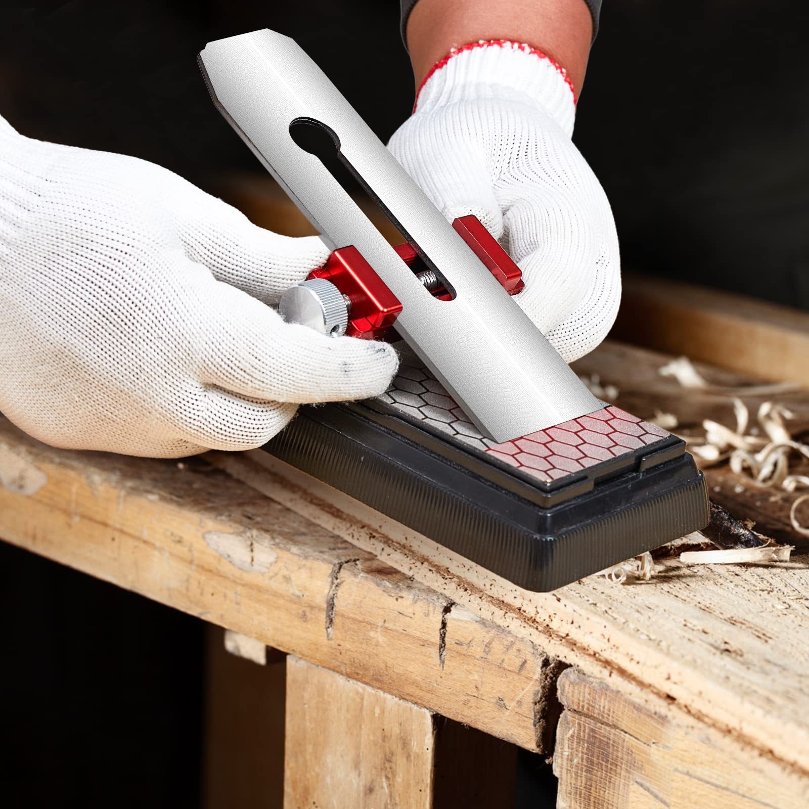 Saker honing guide red locking metal stud prevents blade slip.