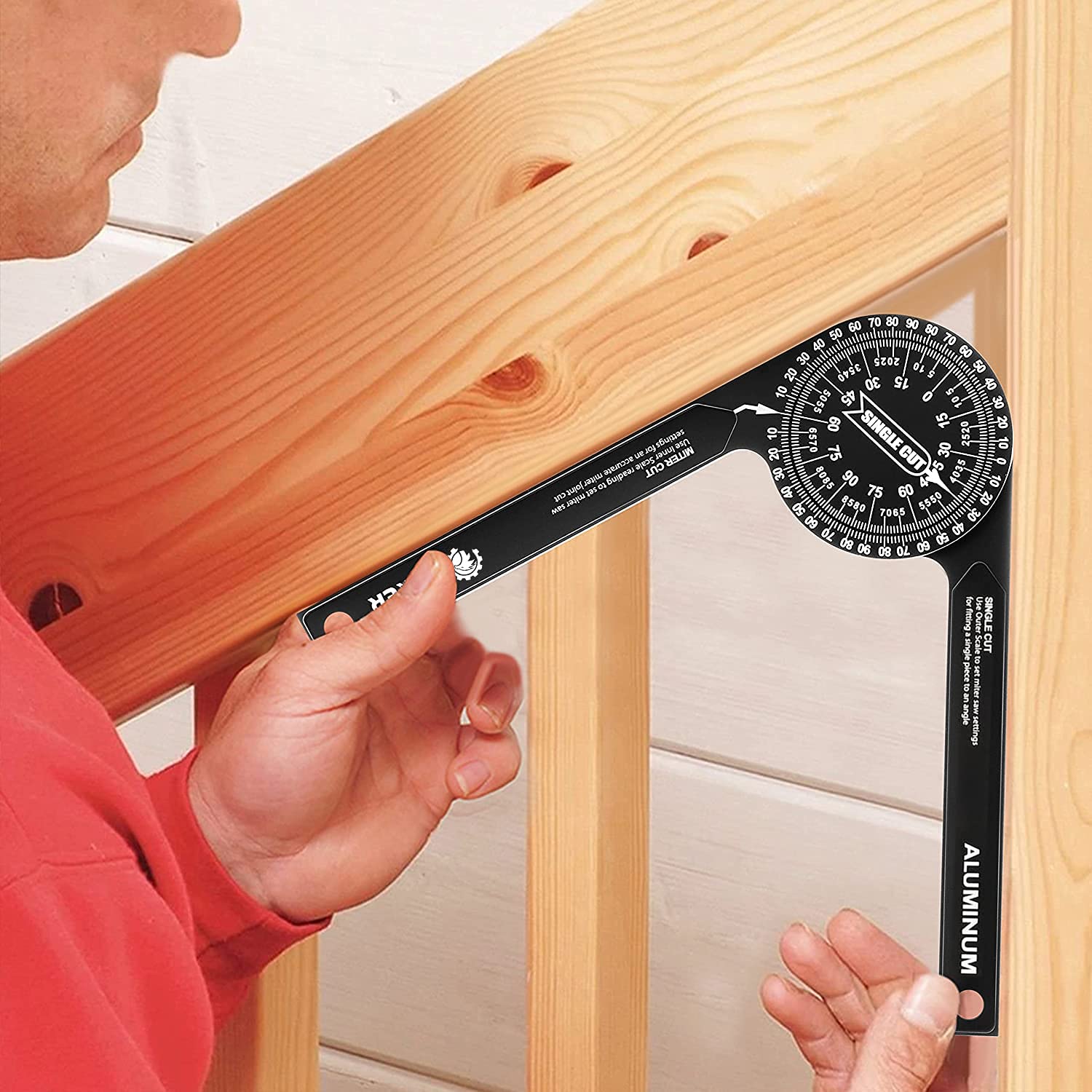 Saker aluminum tool resists corrosion for long-lasting performance.