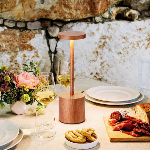 SAKRINGT aluminum desk lamp combines durability with a sleek look.