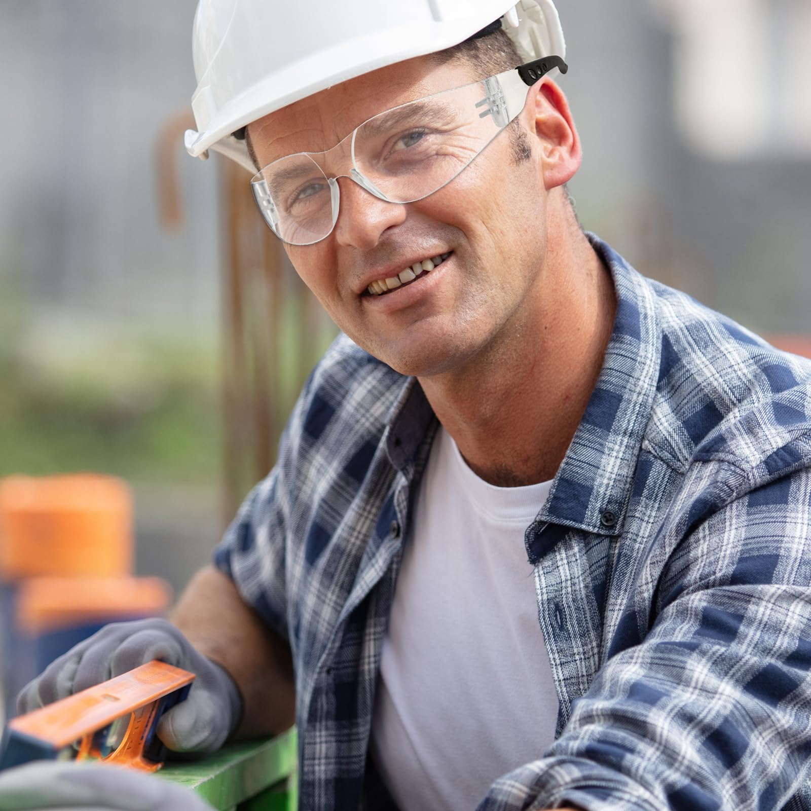 Salfboy safety glasses suitable for men and women in construction and labs