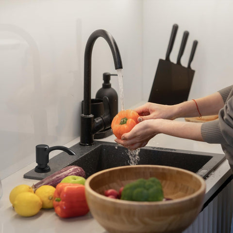 Fits sink holes 1 to 1.5 inches for flexible installation.