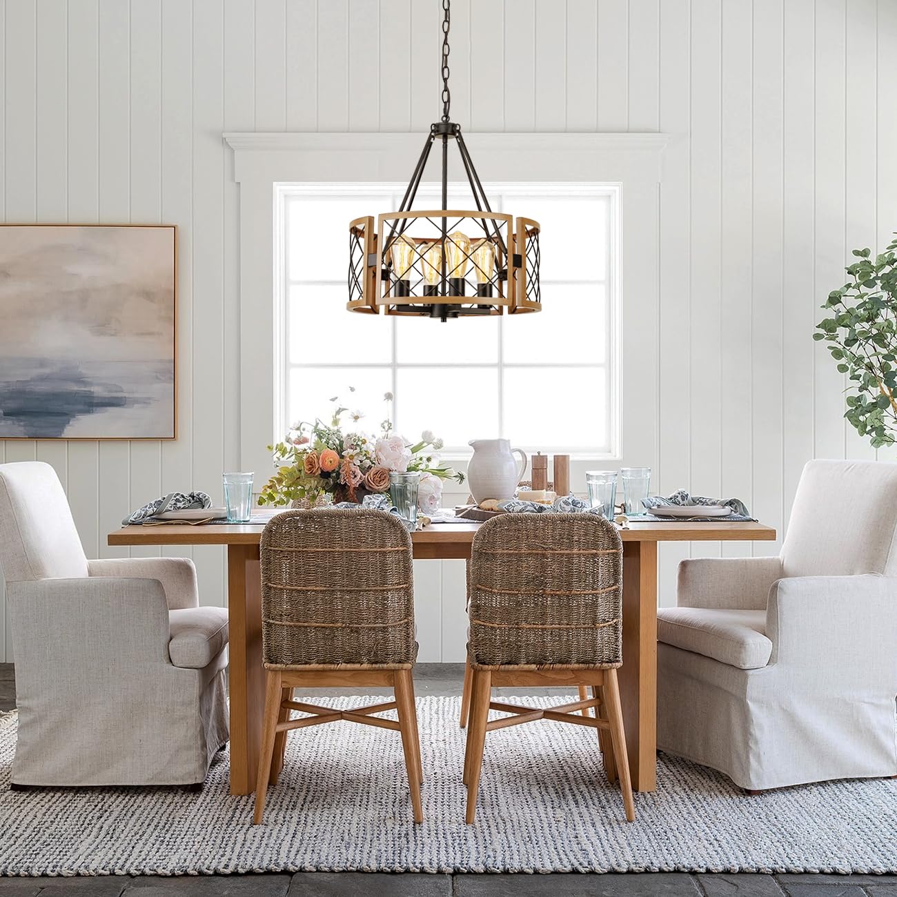 SANTOSTOCK D19 adjustable hanging chain enables versatile pendant heights.