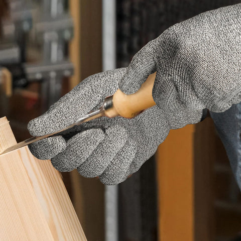 Schwer no-glass-fiber gloves, skin-safe protection for sensitive users.