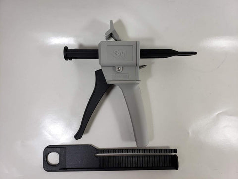 Scotch-Weld EPX Plus II applicator delivers equal pressure for reliable Duo-Pak mixing.