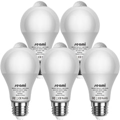 Seami top-sensor lightbulb detects motion for hands-free lighting