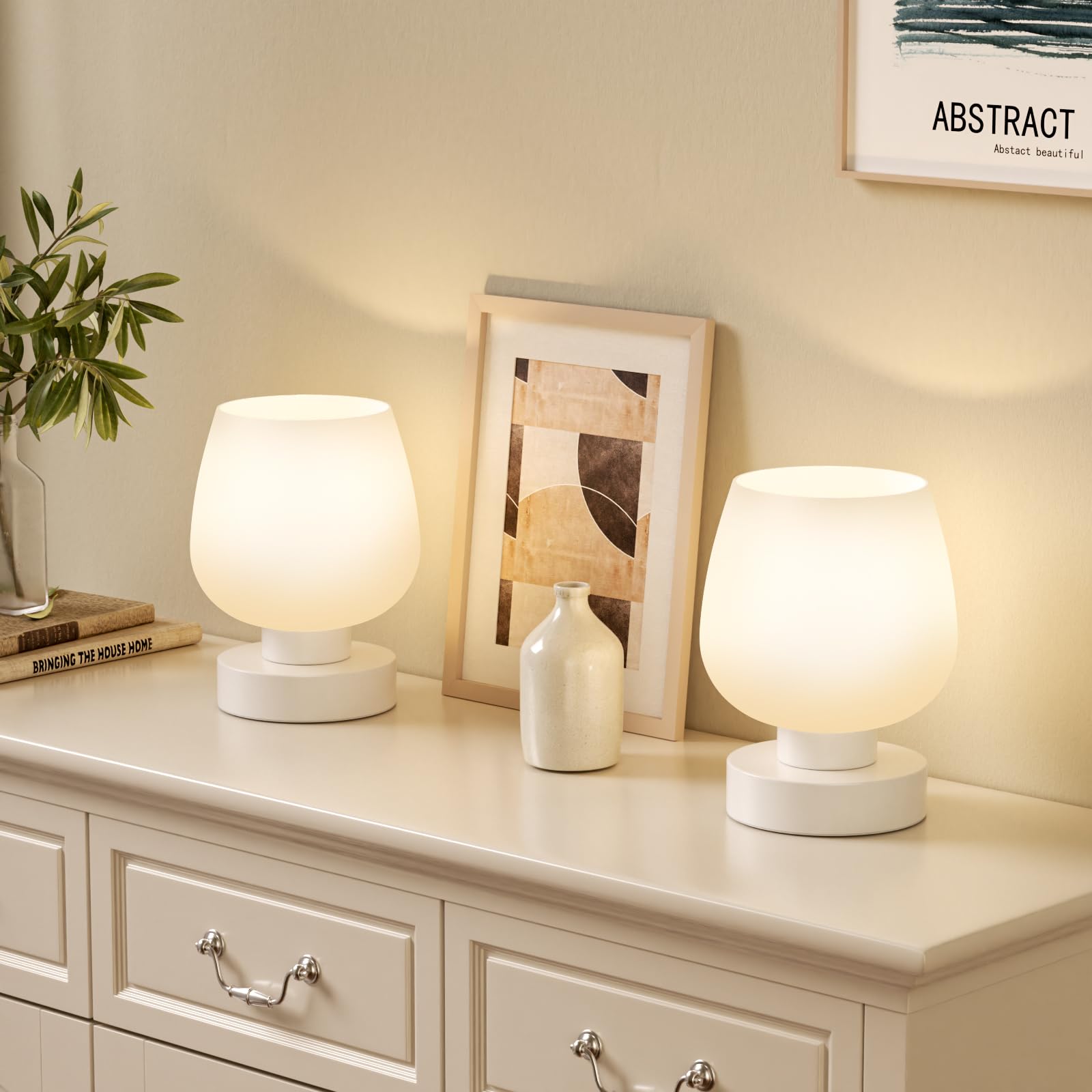 Seealle Touch lamp provides warm 3000K glow for reading.