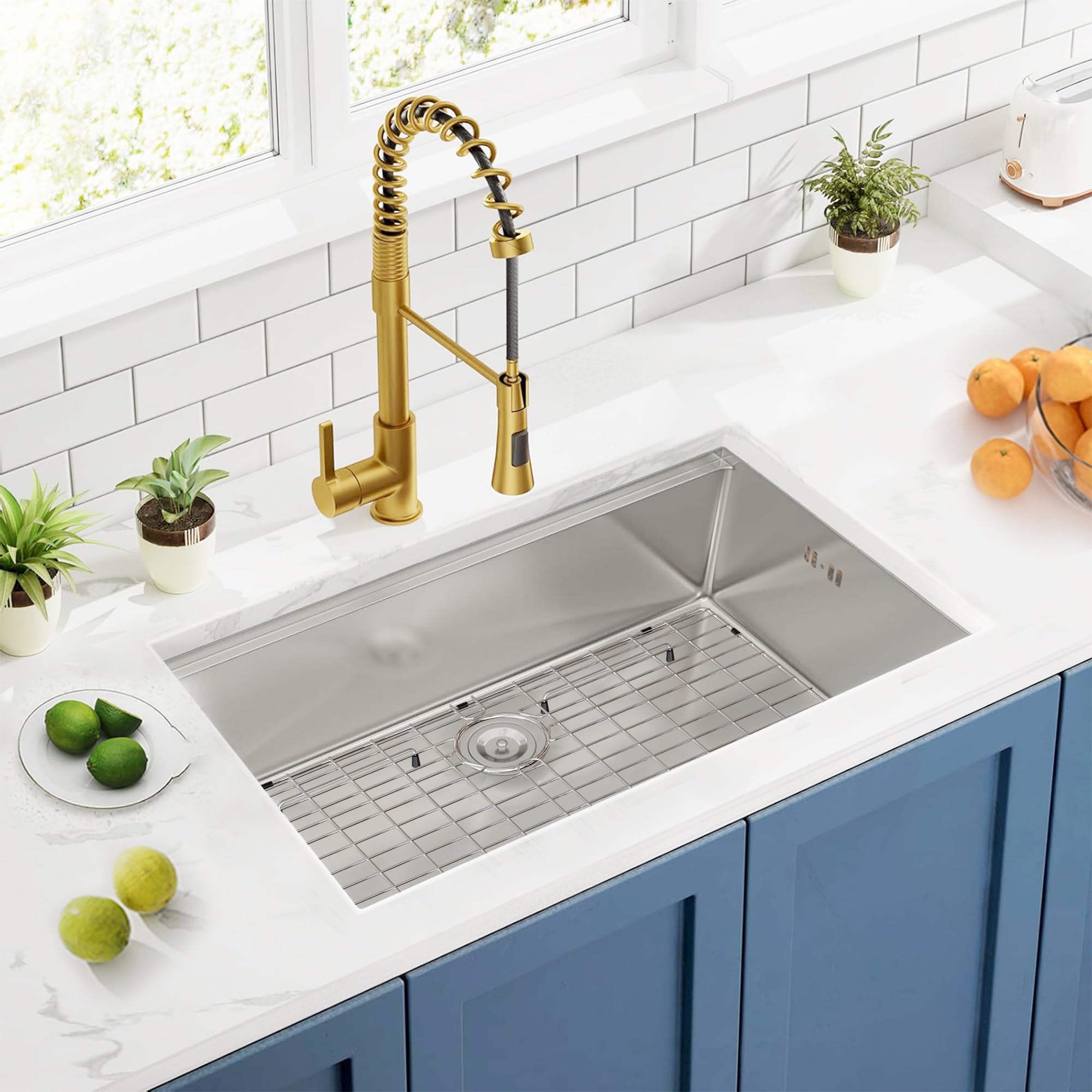 SettleDown sink grid elevates dishes for drainage and airflow
