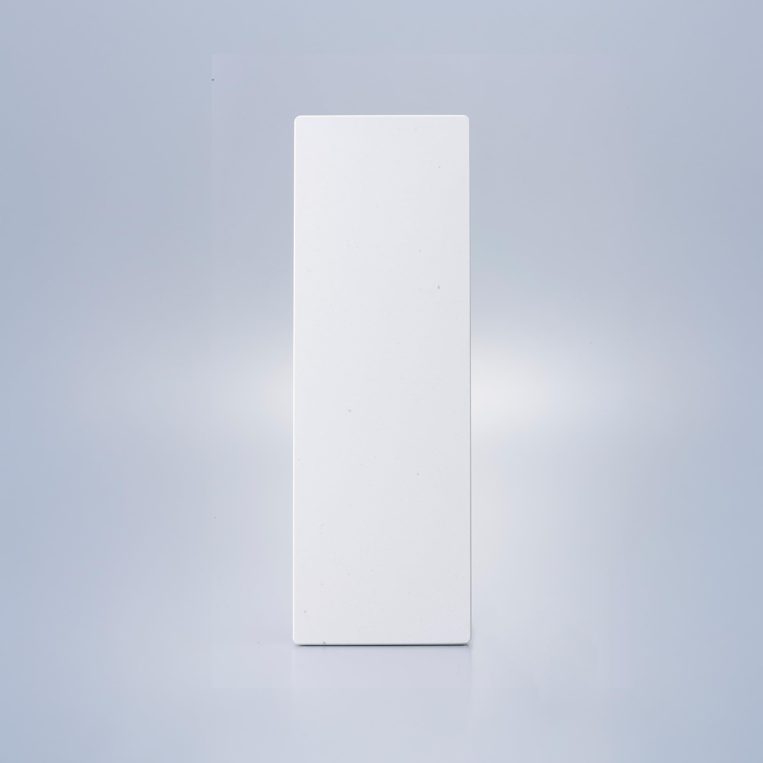 Shapton GlassStone 1000 glass backplate detail conveys durability and stability.