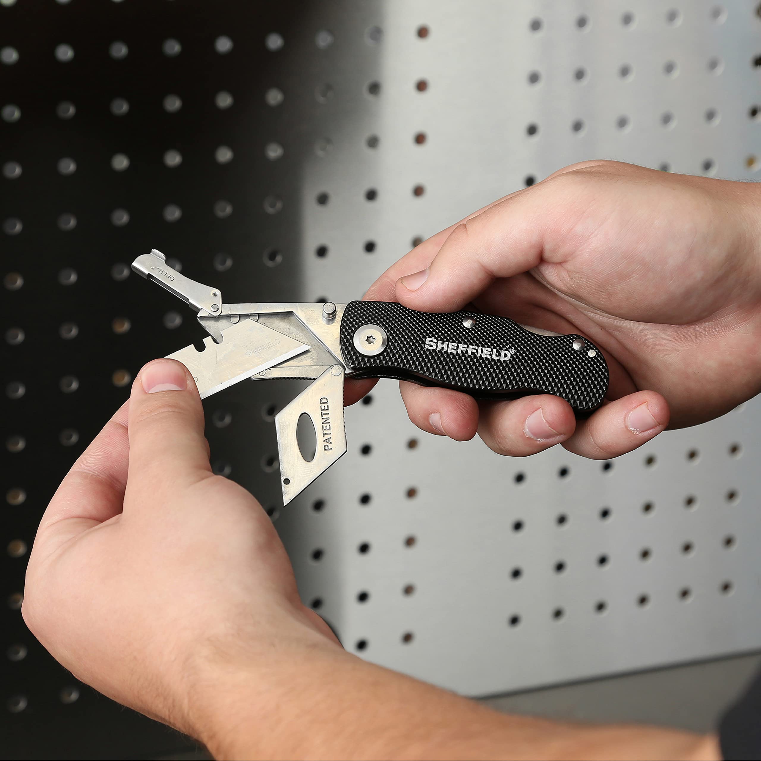 Sheffield box cutter supports drywall and cardboard tasks with controlled cuts