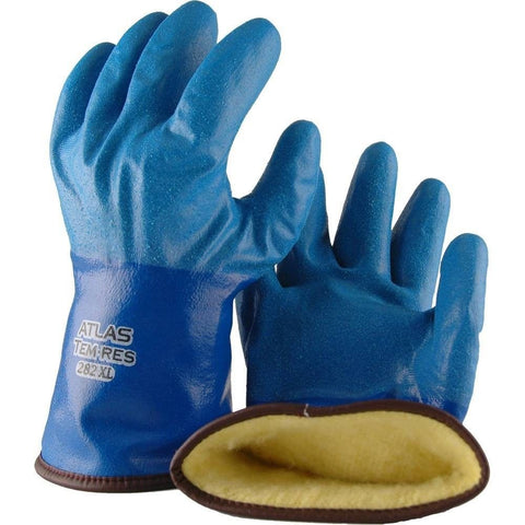 SHOWA TEMRES 282 glove grip on fingertips enhances tactile control when handling wet objects.
