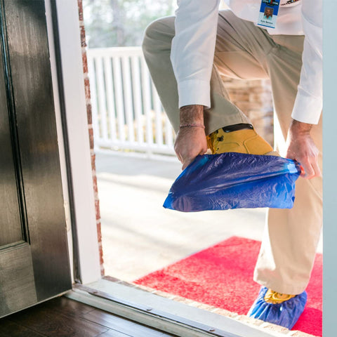 ShuBee elastic band provides one-size-fits-most convenience.