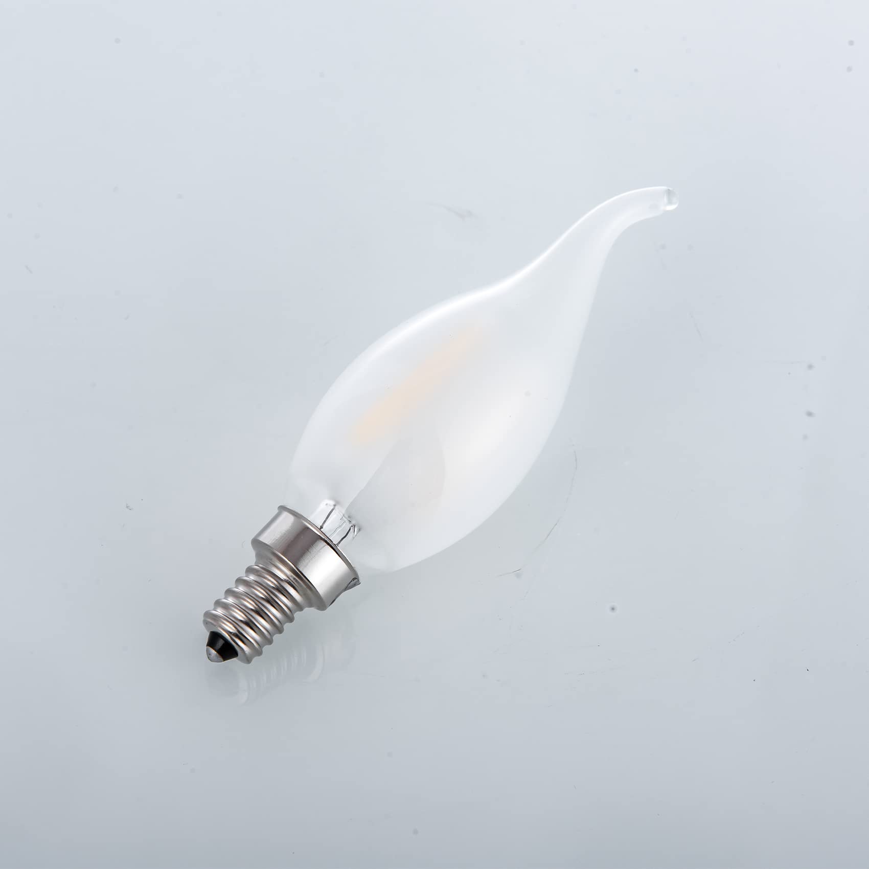 SHUWDKAR energy-saving bulb reduces electricity usage without sacrificing brightness.
