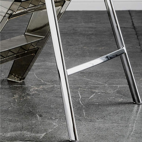 SHYM folding design saves space in small rooms.