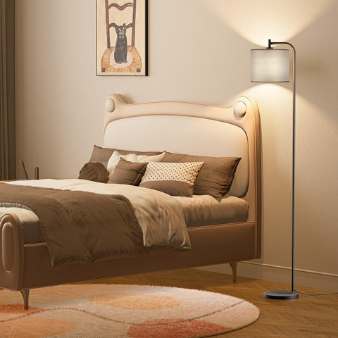 Compact corner fit of the SIBRILLE floor lamp saves space in rooms.