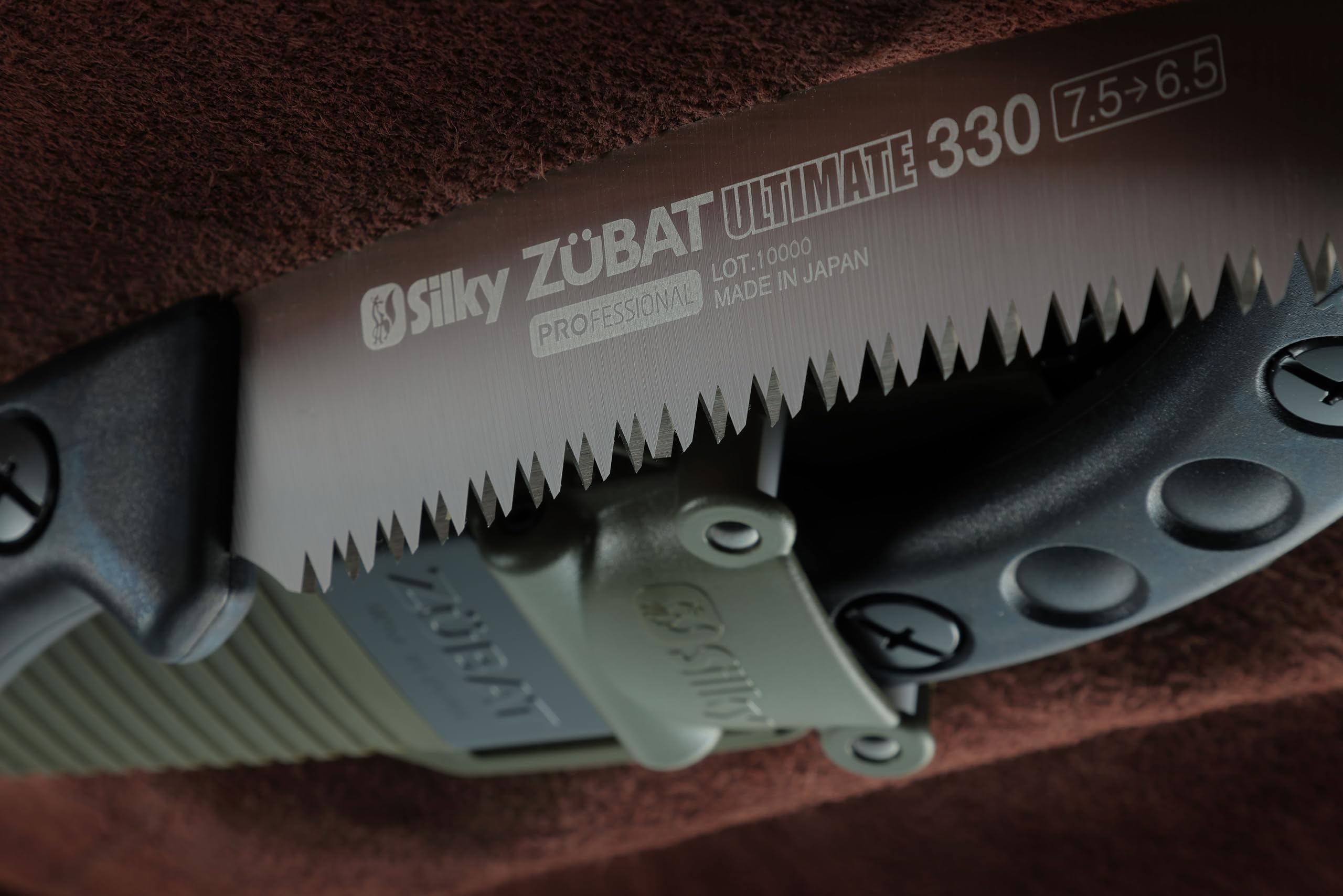 Silky ZUBAT pivoting sheath improves field carry and blade safety