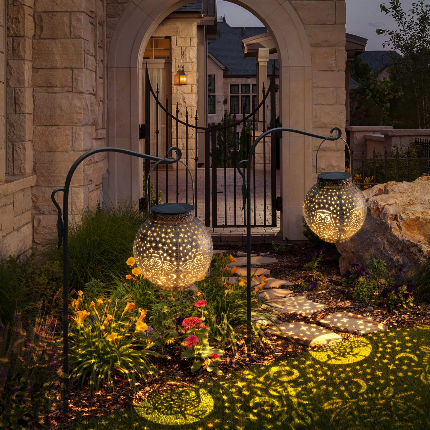 Singingarden Solar Panel Lantern closeup highlights energy-saving design.
