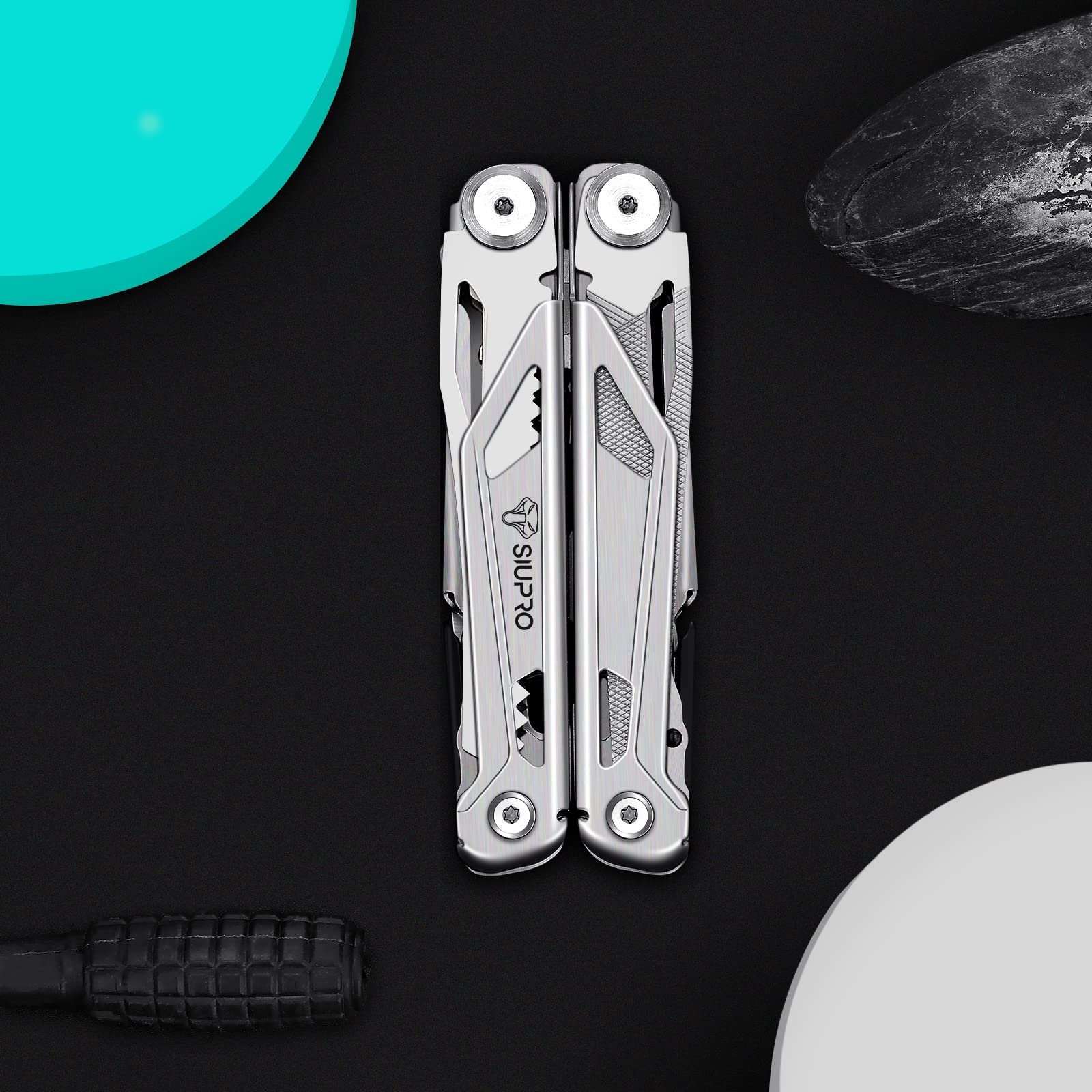SIUPRO nylon sheath provides safe, portable storage.