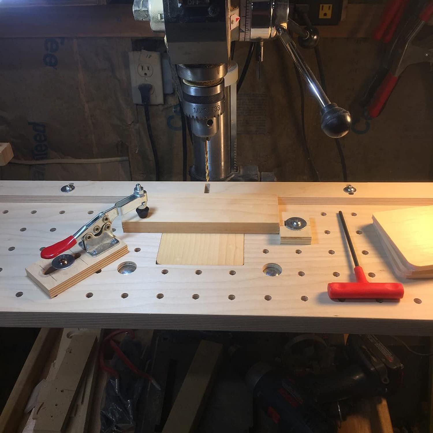 Compact clamp size 5.90 x 3.74 x 1.41 inches