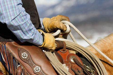 SKYDEER driver gloves with slip-on closure for quick, secure wear.