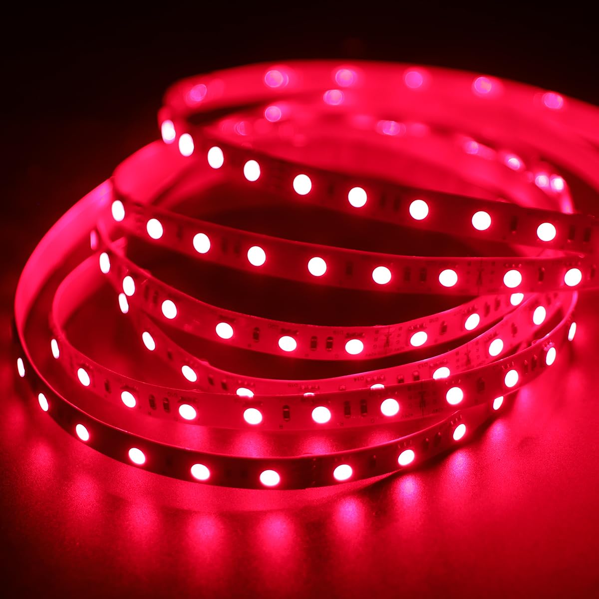 SLL HUT 660nm-850nm LED strip close-up showing tri-wavelength emitters for versatile use