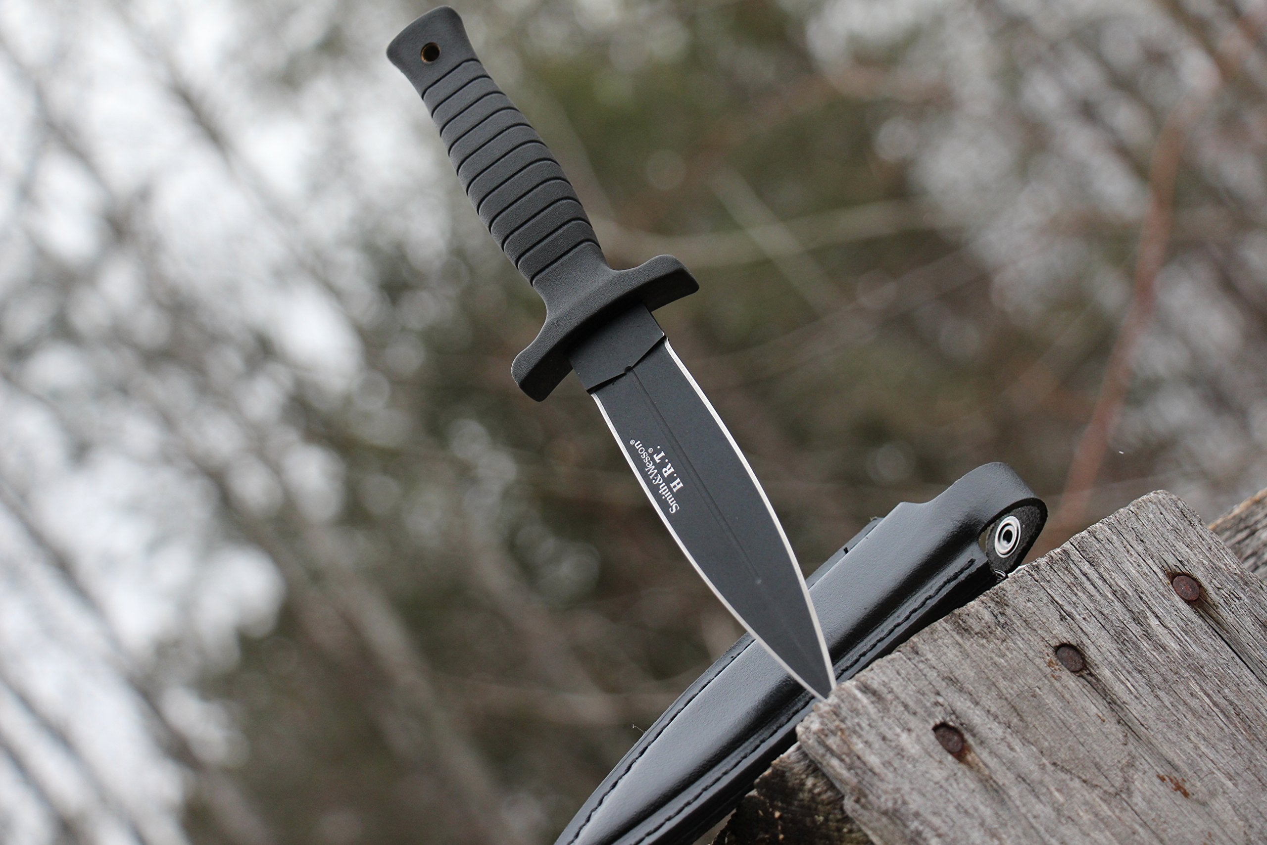 Smith & Wesson SWHRT9B full tang construction for durability