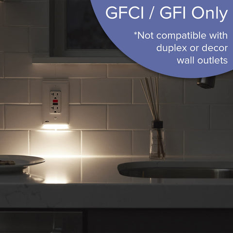 Built-in dusk-to-dawn sensor activates the light when it is dark.