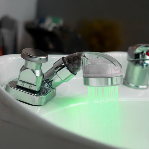Socila sprayer head water filtration close-up emphasizes cleaner water flow.