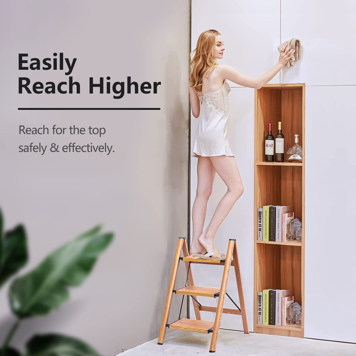 Soladder sturdy aluminum frame combines lightweight use with durability.