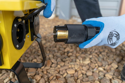 Southwire oil-moisture resistant cord jacket protects power supply in harsh conditions.