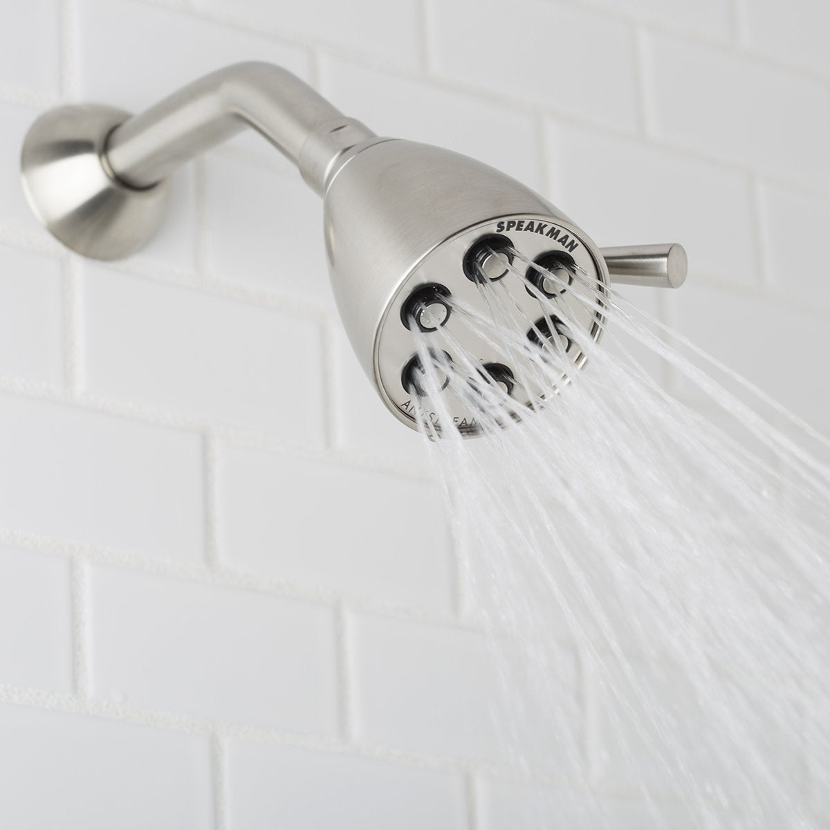 Twist the Icon handle to switch spray patterns smoothly.