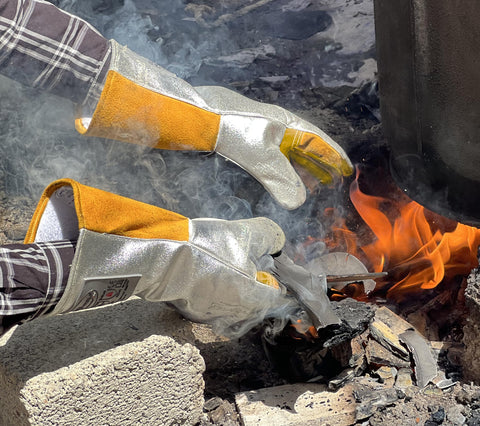 SpecxArmor GrayWolf glove ideal for professional use in welding and foundries