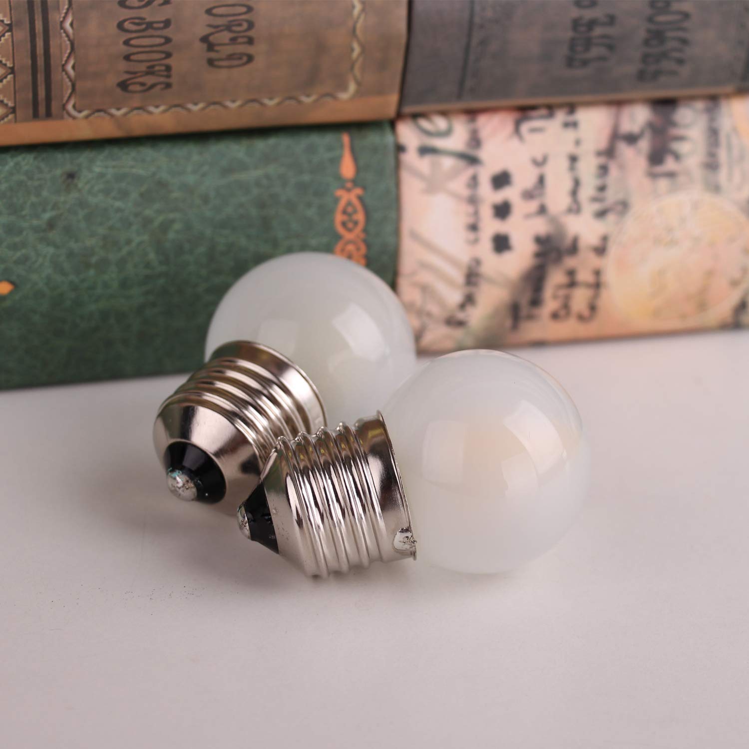 Sphoon G40 decorative bulb adds vintage flair to fixtures