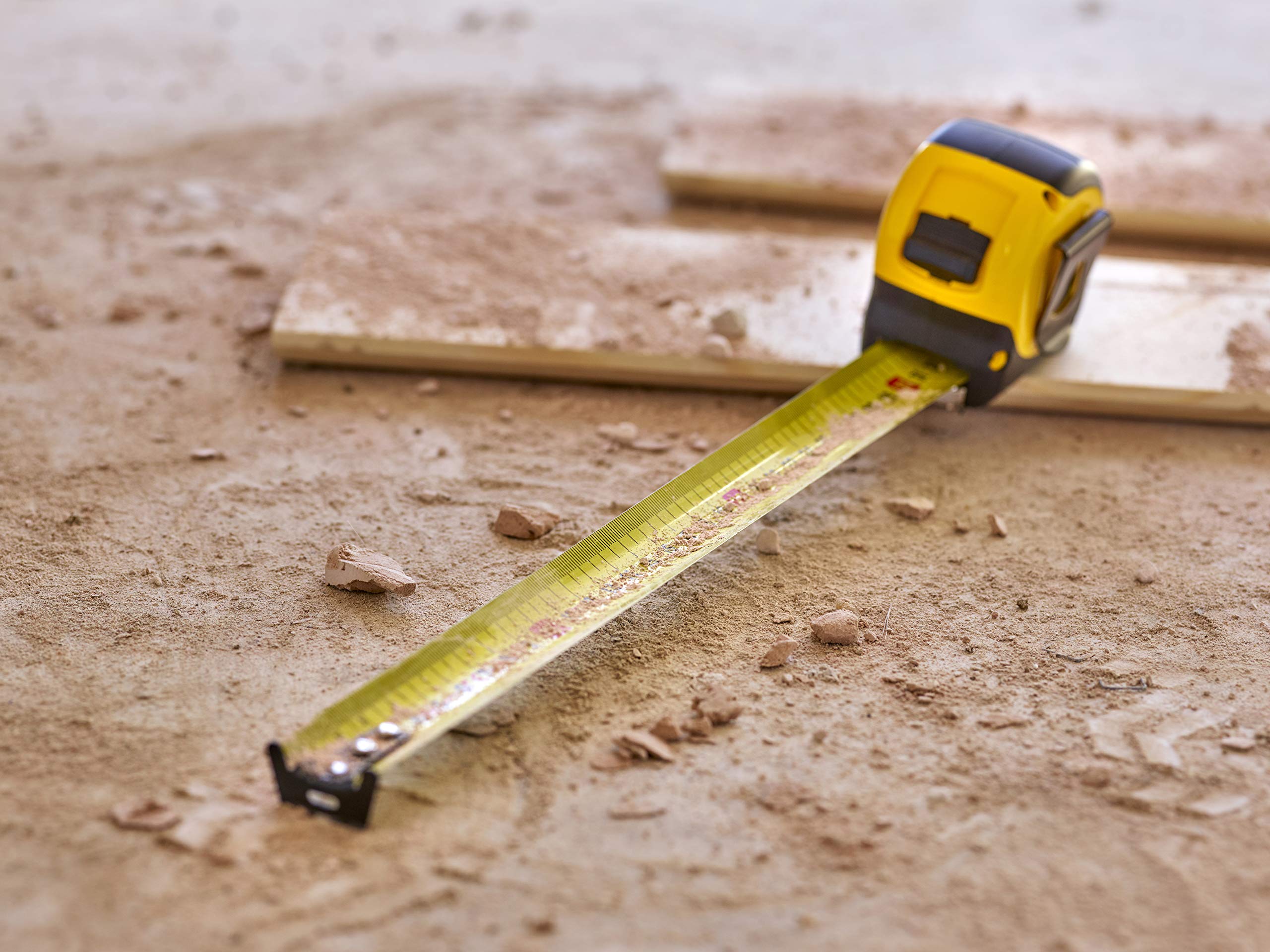 Stanley FatMax compact ergonomic design fits the hand well.