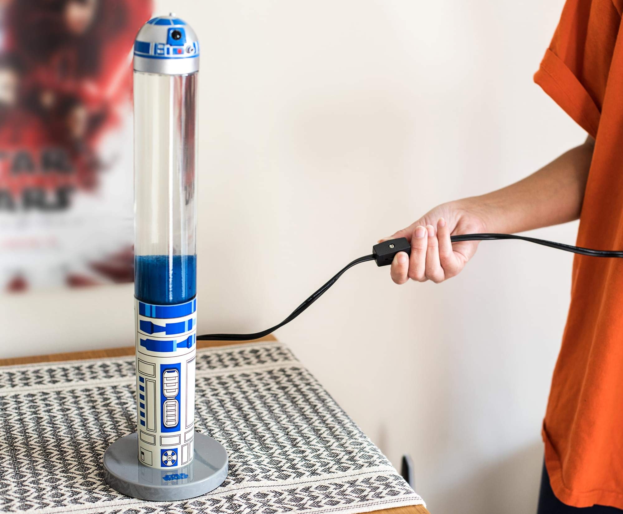 STAR WARS R2-D2 lamp side view highlights sculpted details