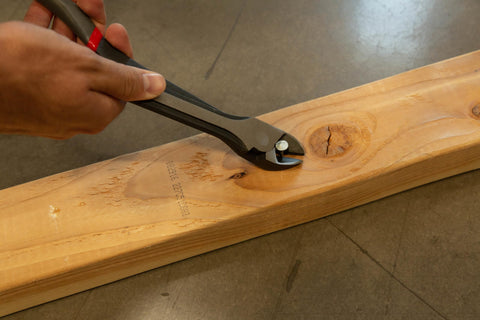 Steelman cushioned-grip handles provide secure comfort during use.