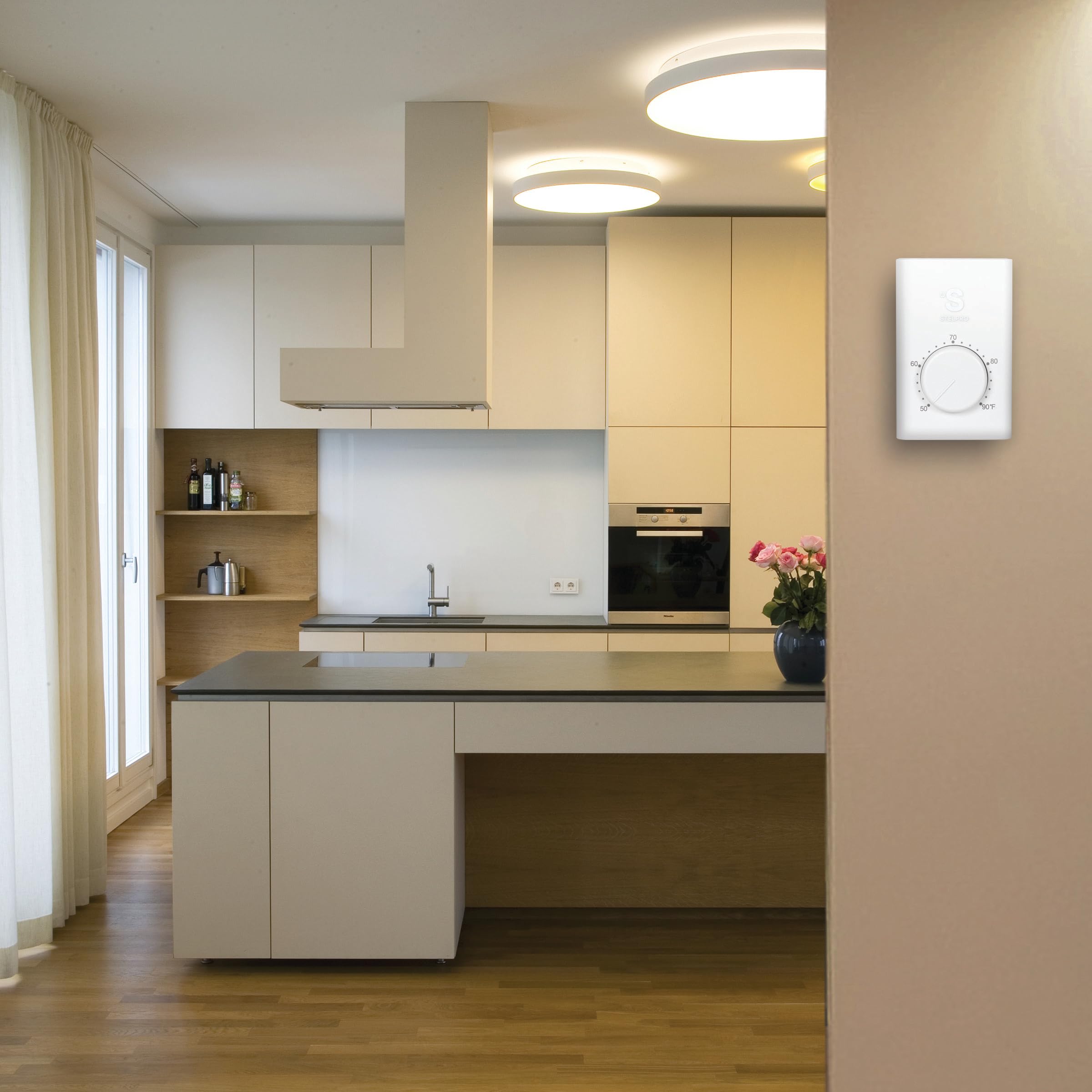 Stelpro SWT2F durable plastic housing keeps its clean white look over time.