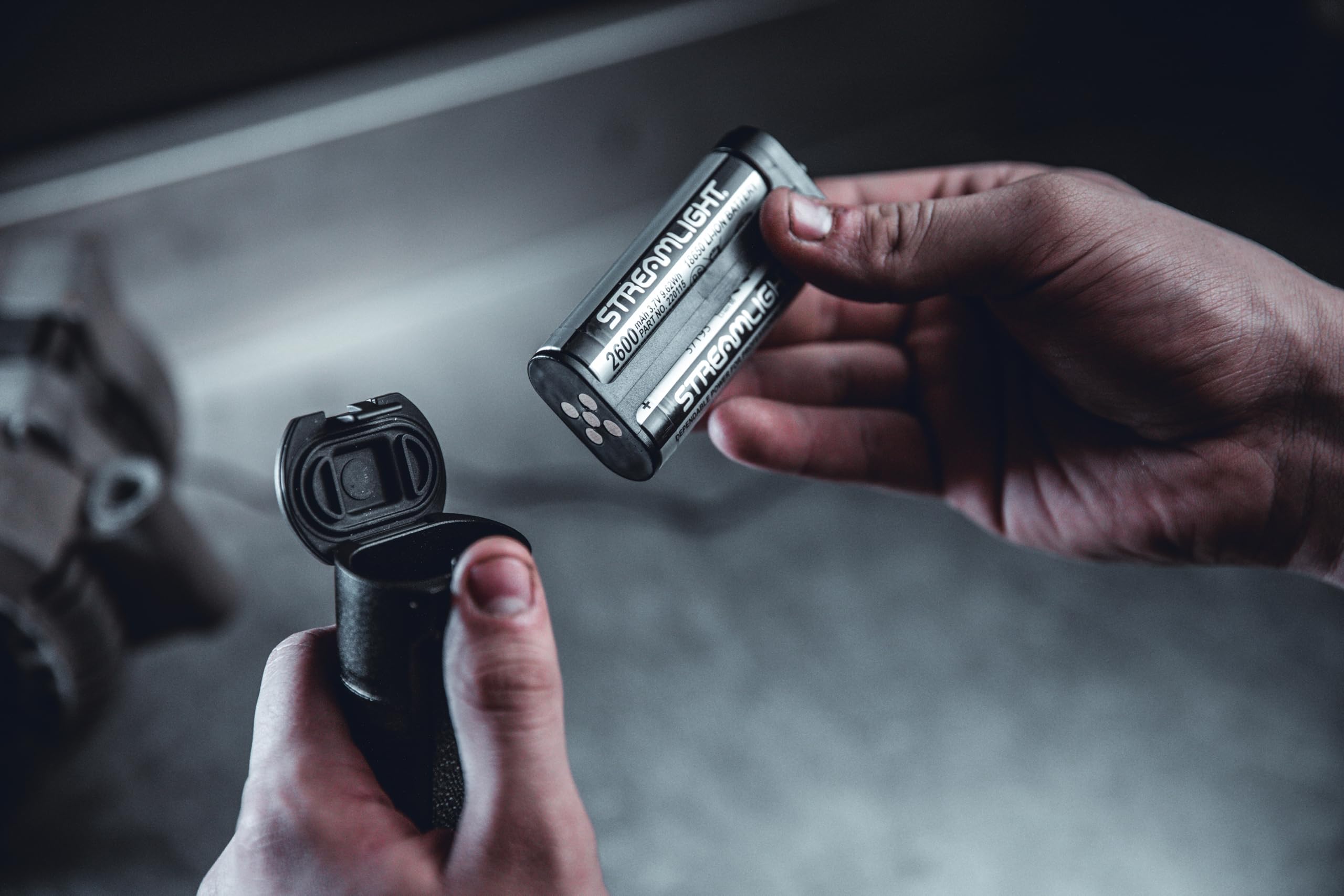 Streamlight 78105 Durable polymer housing resists impact during daily use.