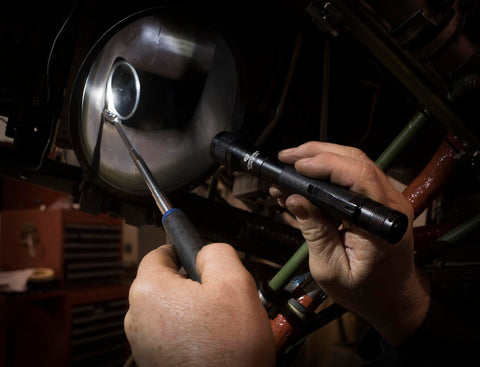 Streamlight Jr. 71500 aluminum body highlights durable, compact design