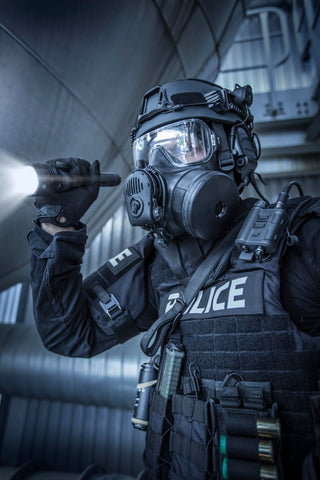 Streamlight ProTac HL 5-X USB beam reaches 452 meters for long-range tasks.
