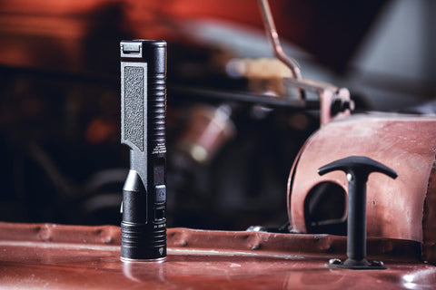 Streamlight Stinger 2020 ergonomic grip for secure handling