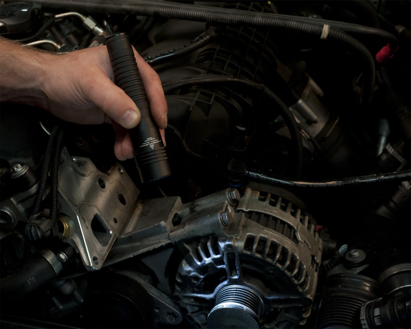 Streamlight Strion HL compact size and weight suitable for daily carry.